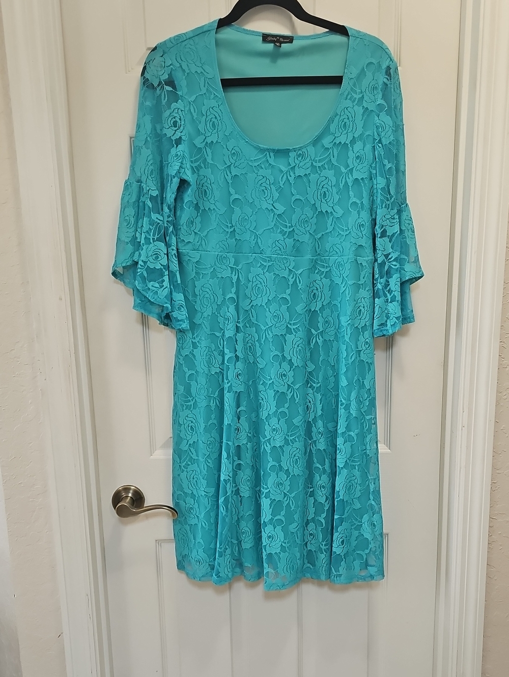 Slinky Brand Turquoise Green Floral Lace Scoop-Neck Dress With Bell Slweves